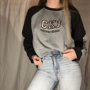 VINTAGE CLAVIN KLEIN SWEATSHIRT